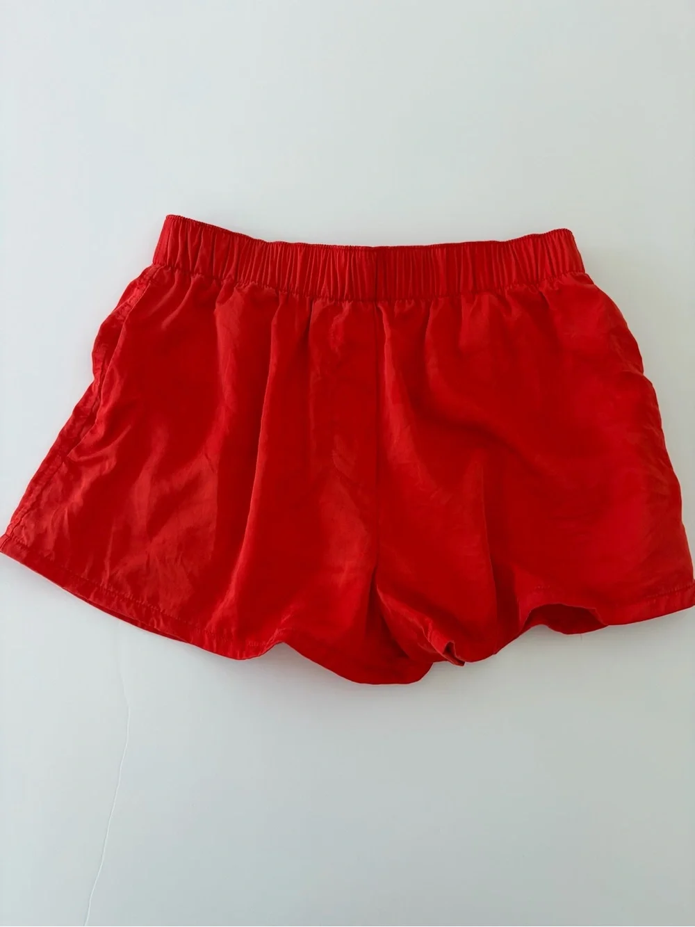 Aritzia Wilfred Women’s Vibrant Red Casual Shorts 100% Lyocell XS Soft Comfy